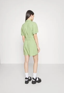 Vero Moda Petite Playsuit - Jumpsuit - Reseda -Vero Moda 0229908c5a0e4f3a87dfaa2042460de0