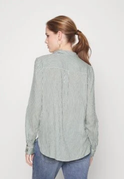 Vero Moda Petite Vmbumpy - Overhemdblouse - Snow White/Laurel Wreath -Vero Moda 090d24dc8b0f4873a7b7f29f87b40353