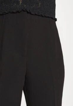 Vero Moda Petite Vmsandy Tapered Pant - Broek - Black -Vero Moda 0cba15503c0e4b73b485a048a84ffa8d