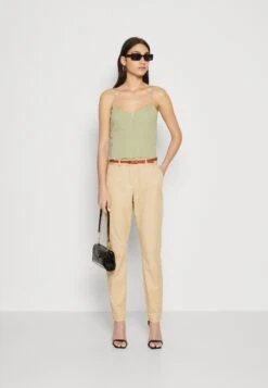 Vero Moda Vmflashino Regular Pants - Chino - Irish Cream -Vero Moda 1e3eca20d4264facb8aac7c72a887683
