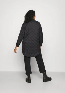 Vero Moda Curve Vmhayle Jacket - Halflange Jas - Black -Vero Moda 249d31d47a4b48b59c0d16ea129b9731