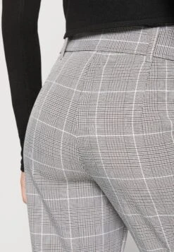 Vero Moda Vmbailey Tap Paberbag Belt Pant - Broek - Light Grey Melange -Vero Moda 2d1ec9303c974a5c8b4e9ec609836a8b