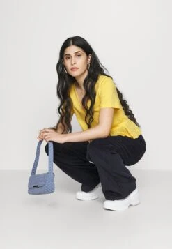 Vero Moda Petite Vmemily Peplum Top- T-Shirt Print - Golden Cream -Vero Moda 3fdde9d74f67458f8891cf4f7d338374