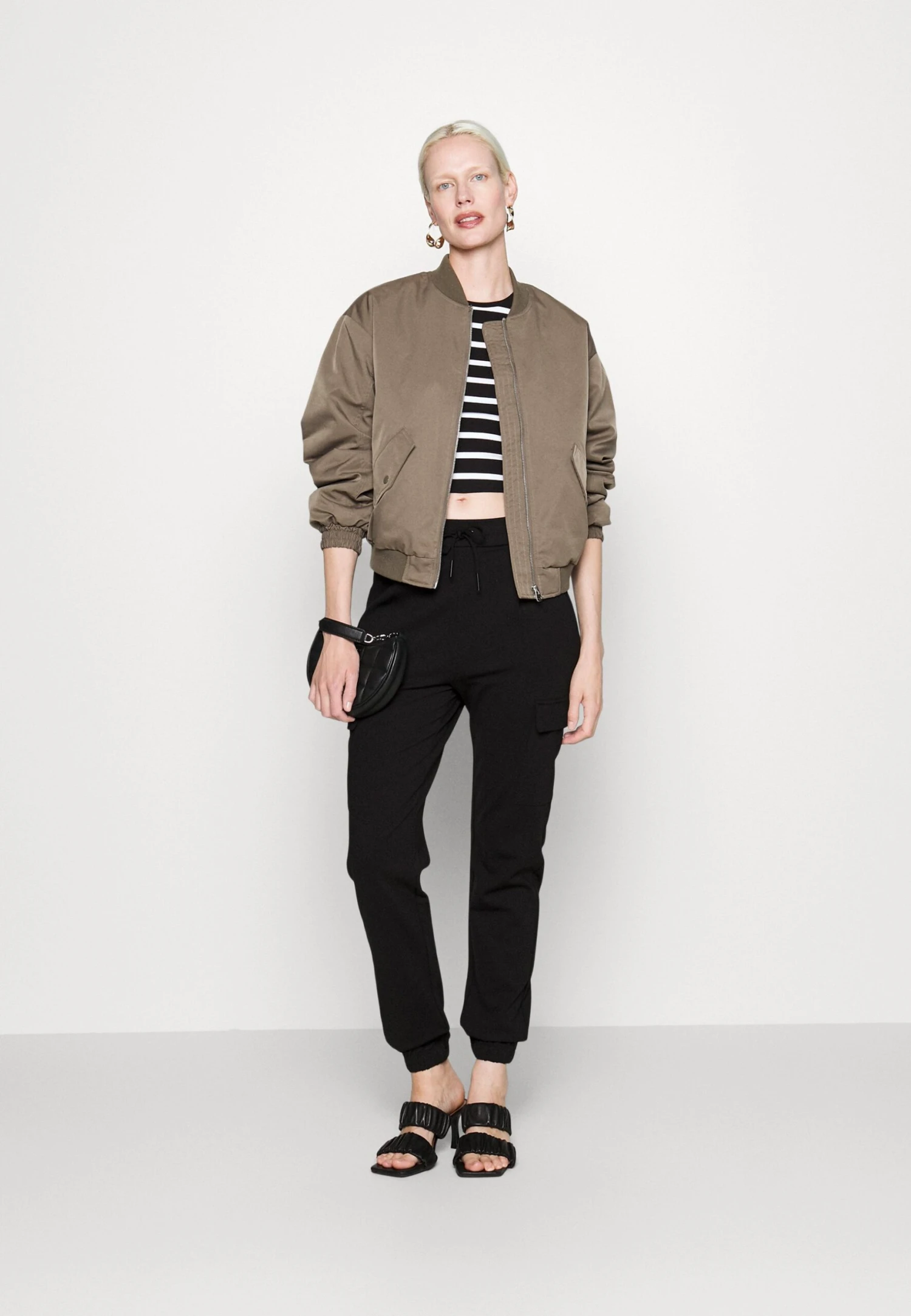 Vero Moda Tall Vmalice Short - Bomberjacks - Bungee 2 Vero Moda Tall Vmalice Short - Bomberjacks - Bungee - Afbeelding 2