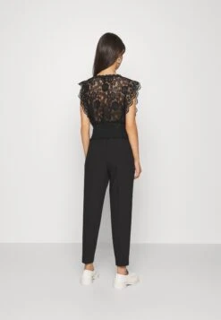 Vero Moda Petite Vmsandy Tapered Pant - Broek - Black -Vero Moda 41a7637b12a748178d4202b591b21f90