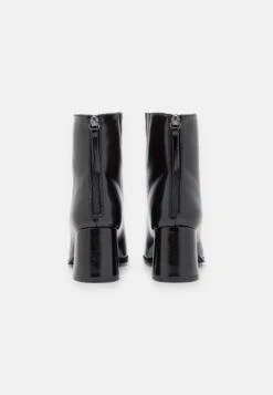 Vero Moda Vmnesya Boot - Korte Laarzen - Black 9 Vero Moda Vmnesya Boot - Korte Laarzen - Black -Vero Moda 484077017f4649888e4772a971e73963