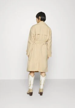 Vero Moda Petite Vmpernillemie Long- Trenchcoat - Irish Cream 8 Vero Moda Petite Vmpernillemie Long- Trenchcoat - Irish Cream -Vero Moda 48570c350b1a4124b3121c4a218e2734