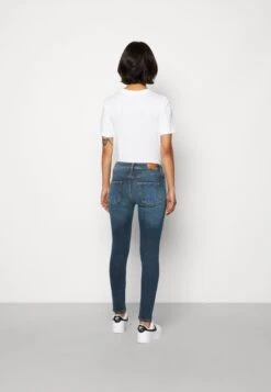 Vero Moda Vmlux Mid Rise - Jeans Skinny Fit - Dark Blue Denim 8 Vero Moda Vmlux Mid Rise - Jeans Skinny Fit - Dark Blue Denim -Vero Moda 49d06b71515a436c9ee0a2dc6f3c311a