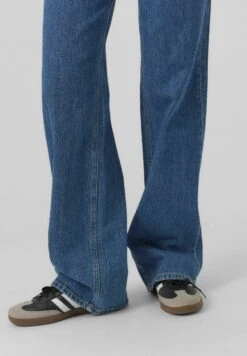 Vero Moda High Waist - Flared Jeans - Medium Blue Denim -Vero Moda 52e939ea855e4effbb0cfe09e5142d70