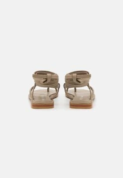 Vero Moda Vmstrap- Teensandalen - Brown -Vero Moda 54658f3f41b647b8943ab620bf1f96ef