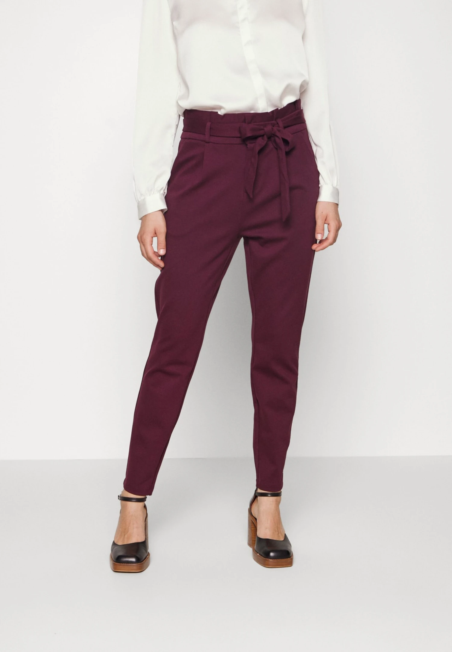 Vero Moda HrPaperbag Ga Noos - Broek - Winetasting 1 Vero Moda HrPaperbag Ga Noos - Broek - Winetasting