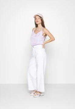 Vero Moda Petite Vmkathy Shr Wide Clr Jeans Ptt - Bootcut Jeans - Snow White -Vero Moda 5ccbe19747f74560ad1e31ead28ee48f