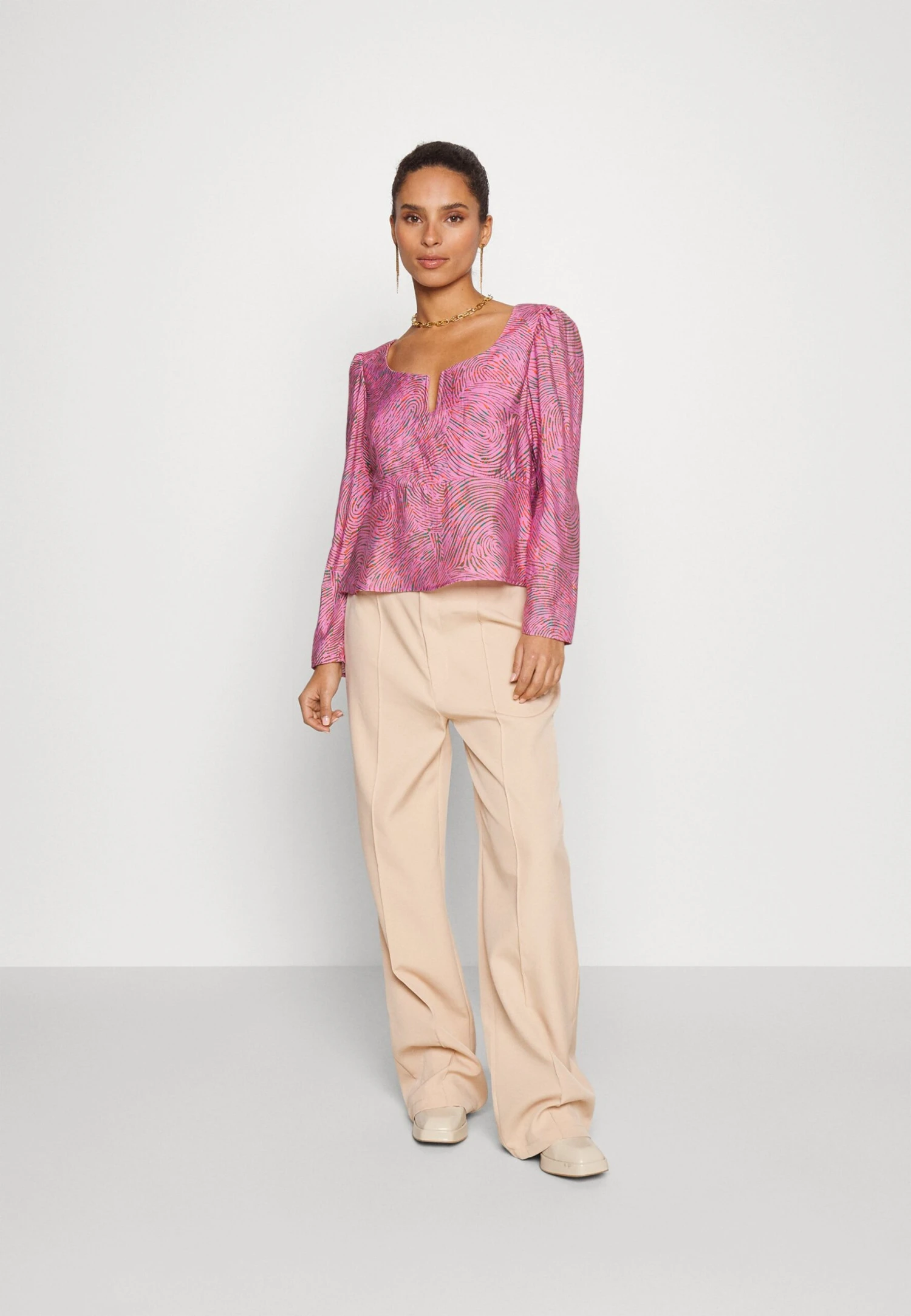 Vero Moda Petite Vmpepper Anea V Neck - Blouse - Cyclamen/Pepper 2 Vero Moda Petite Vmpepper Anea V Neck - Blouse - Cyclamen/Pepper - Afbeelding 2