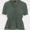 Vero Moda Vmulrikke Broderie Anglais - Blouse - Laurel Wreath