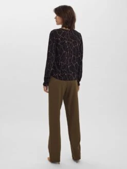 Vero Moda Vmanna V Neck - Blouse - Black/Esta -Vero Moda 70f0b9a78d4e4a369eeb370132402069