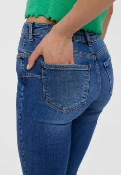 Vero Moda Mid Rise Vmseven - Slim Fit Jeans - Medium Blue Denim -Vero Moda 766a2d8460f94e8b8b96e85b4c739204