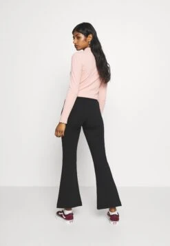 Vero Moda Petite Vmkamma Flared Pant- Broek - Black -Vero Moda 7bbe53ac702947be9cf6c8629dc9868a