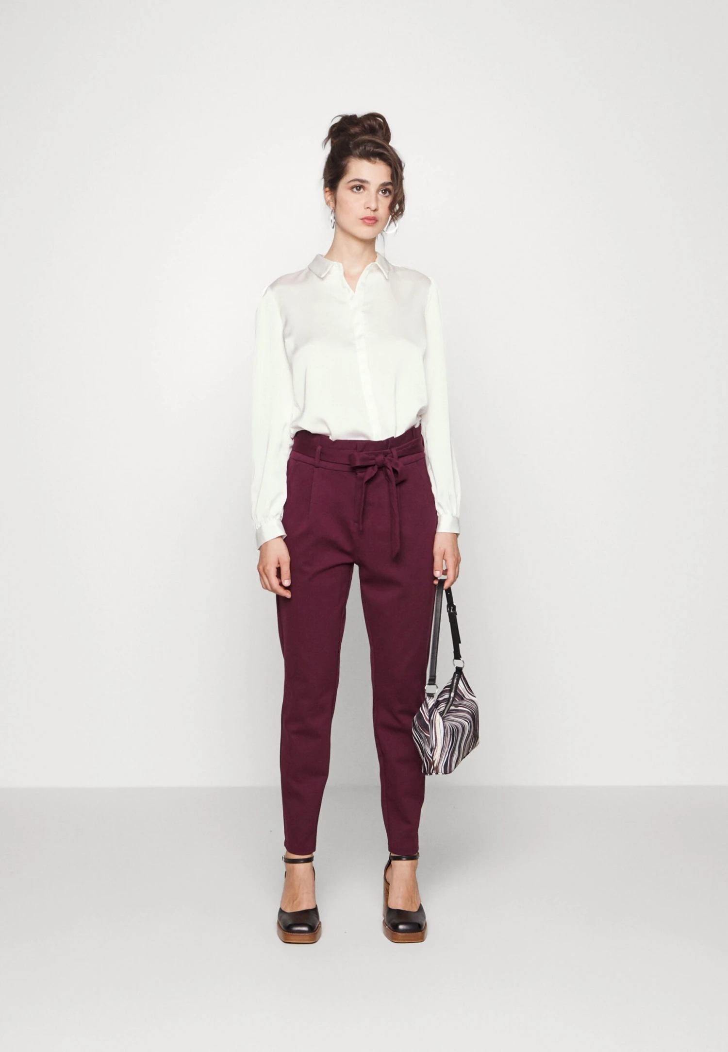 Vero Moda HrPaperbag Ga Noos - Broek - Winetasting 2 Vero Moda HrPaperbag Ga Noos - Broek - Winetasting - Afbeelding 2