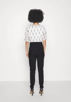 Vero Moda Petite Vmaugustasuka- Broek - Black -Vero Moda 8171b70927c548f79b3d09c6a13afa1c