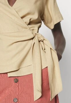 Vero Moda Tall Vmmymilo Wide Wrap - Blouse - Irish Cream -Vero Moda 8686c5d29a0f4e0c83b746775d2ddbec