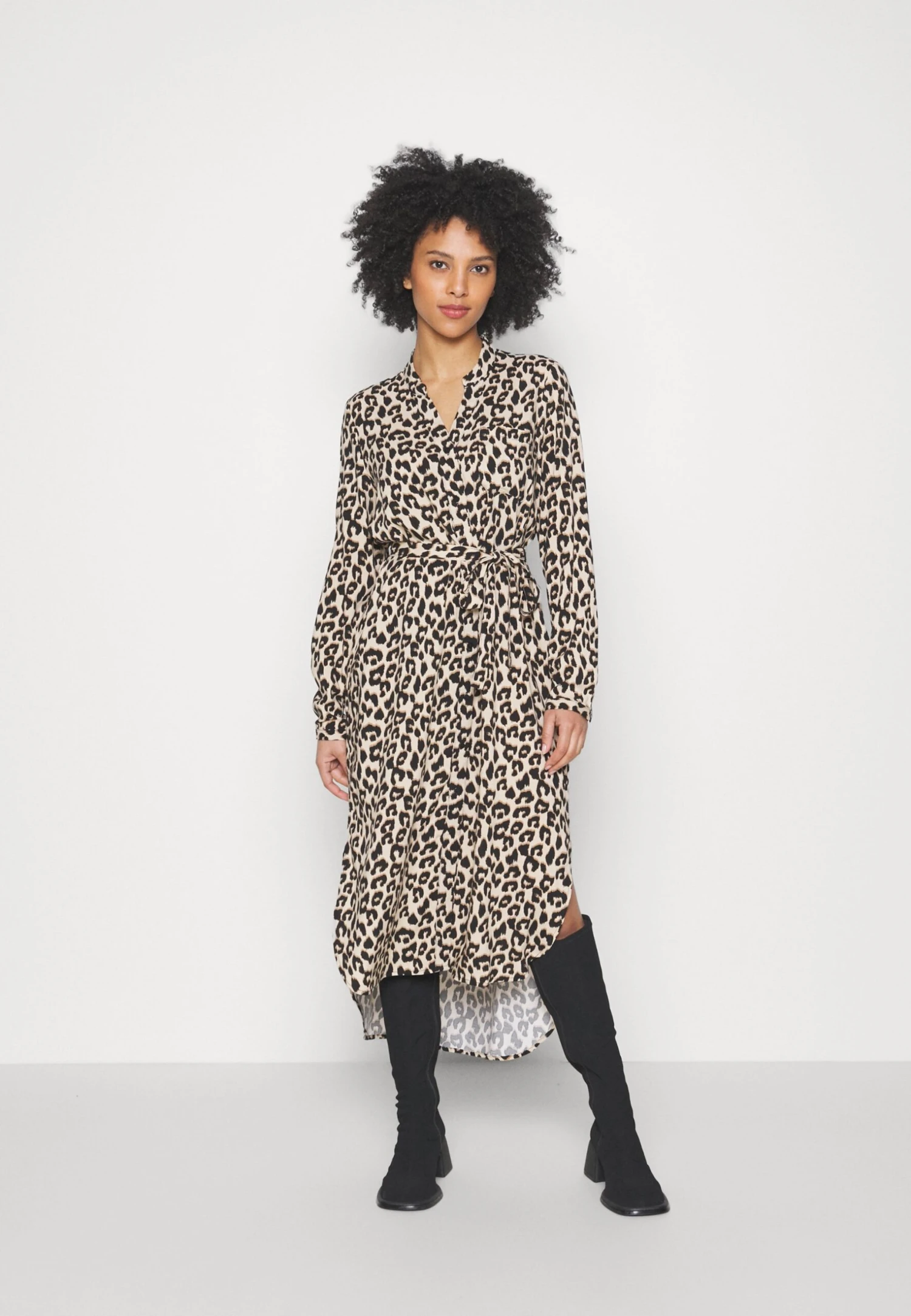 Vero Moda Petite Vmeasy Long V Neck Shirt Dress - Blousejurk - Irish Cream 1 Vero Moda Petite Vmeasy Long V Neck Shirt Dress - Blousejurk - Irish Cream