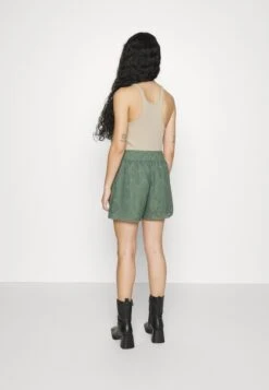 Vero Moda Petite Vmmaya- Shorts - Green -Vero Moda 9c48ba071d3641f697855844f7f55db0