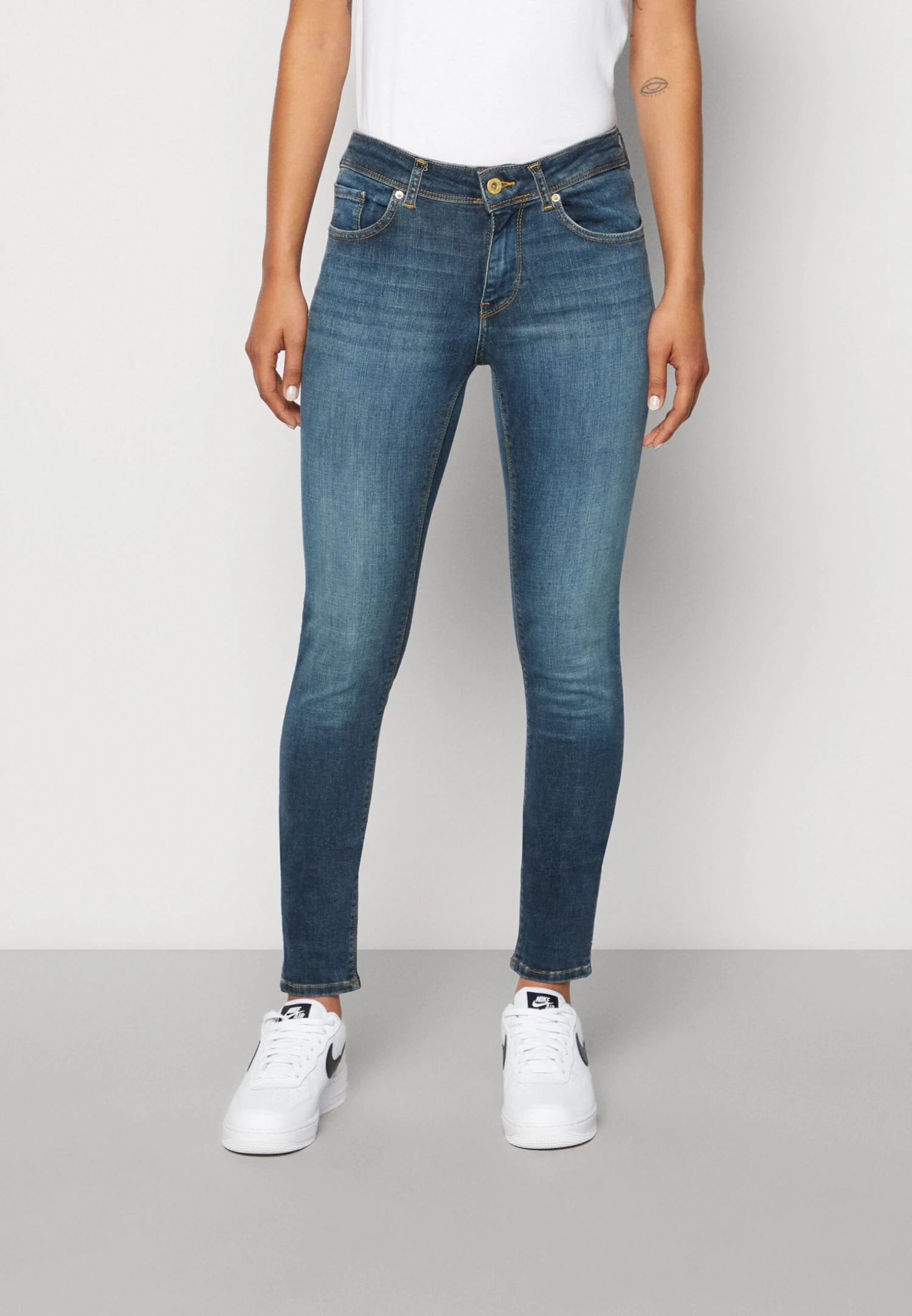 Vero Moda Vmlux Mid Rise - Jeans Skinny Fit - Dark Blue Denim 1 Vero Moda Vmlux Mid Rise - Jeans Skinny Fit - Dark Blue Denim