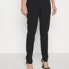 Vero Moda Petite Vmaugustasuka- Broek - Black