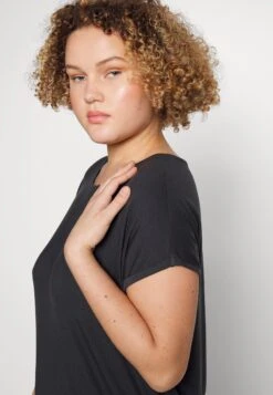 Vero Moda Curve Vmaya Plain - T-Shirt Basic - Black -Vero Moda aa1feee48e524606a88aba64880a2735