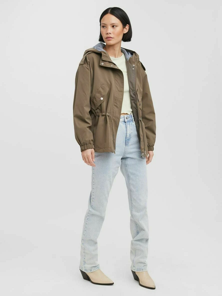 Vero Moda Vmeverly Boos - Lichte Jas - Bungee Cord 2 Vero Moda Vmeverly Boos - Lichte Jas - Bungee Cord - Afbeelding 2