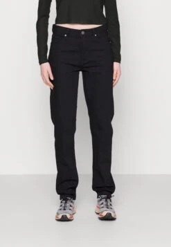 VmcilleCropped- Longsleeve - Black