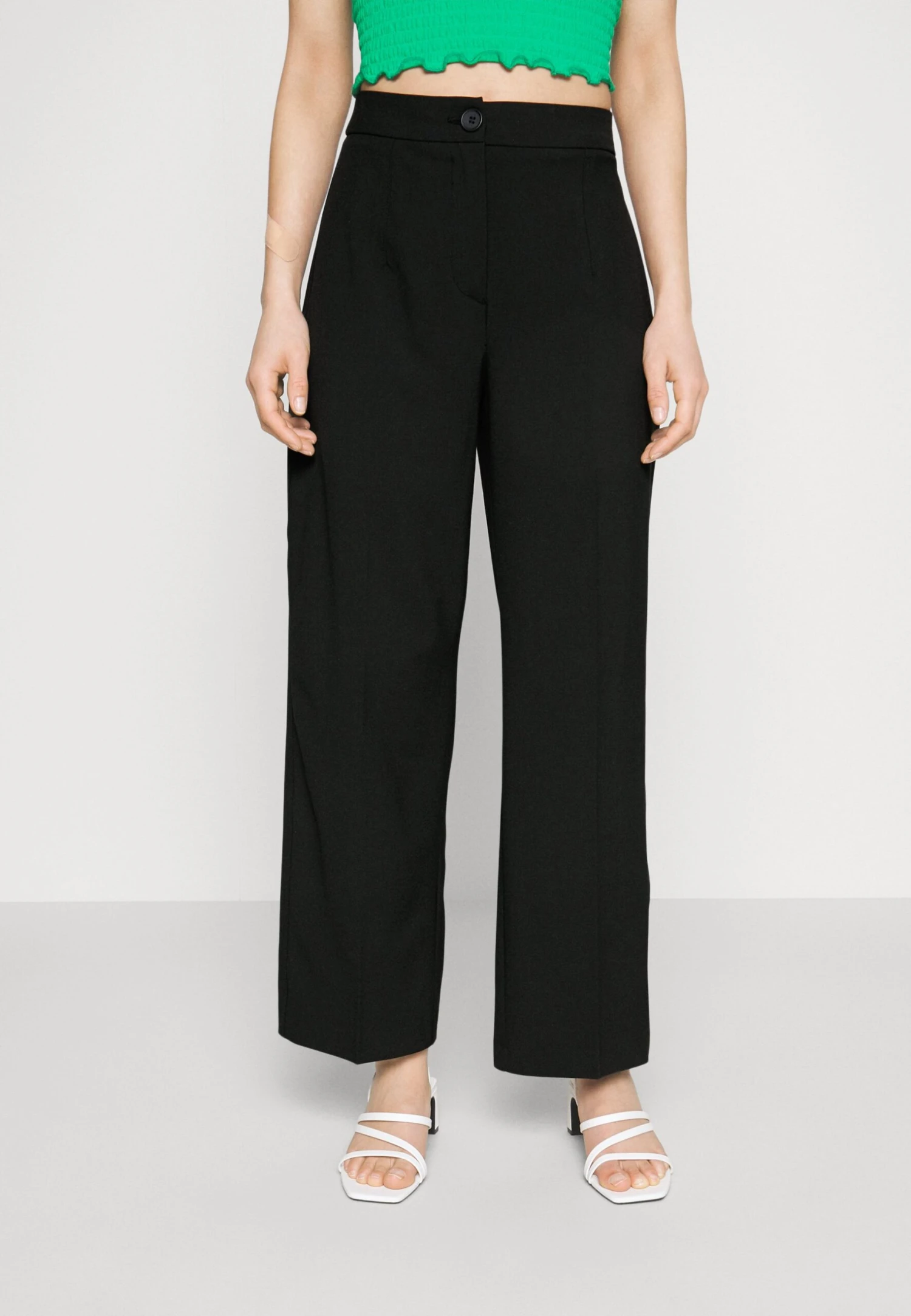 Vero Moda Petite Vmsasie Wide Pant Noos - Broek - Black 1 Vero Moda Petite Vmsasie Wide Pant Noos - Broek - Black