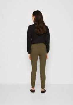Vero Moda Vmmille Slim- Broek - Ivy Green 8 Vero Moda Vmmille Slim- Broek - Ivy Green -Vero Moda d7f59f7788be4f07bf8bec98405e8b70