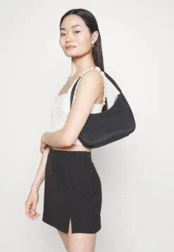 Vero Moda Petite Vmmedosiabel Sl Crop Jrs Ptt - Top - Snow White -Vero Moda df6c62e66c14485b9da5ab091f051744