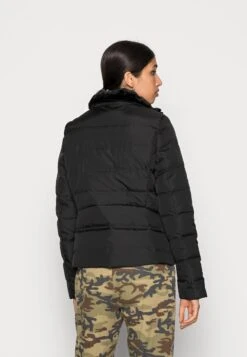 Vero Moda Boos - Gewatteerde Jas - Black -Vero Moda e69783c93f0444a59927cefbc702ae8f