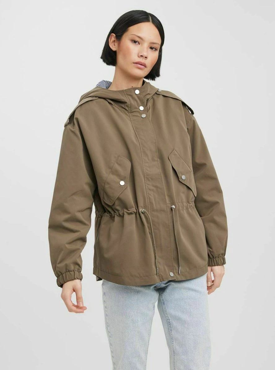 Vero Moda Vmeverly Boos - Lichte Jas - Bungee Cord 1 Vero Moda Vmeverly Boos - Lichte Jas - Bungee Cord