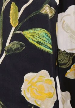 Vero Moda Vmrenee Noa Tie - Blouse - Black/Renee -Vero Moda f376dfad1ca24d8b8be5ff0d1ca57c2c