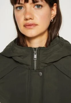 Vero Moda Vmzoa Padded Short - Jas - Peat -Vero Moda f5b1098e935045c787964256aed9d64c